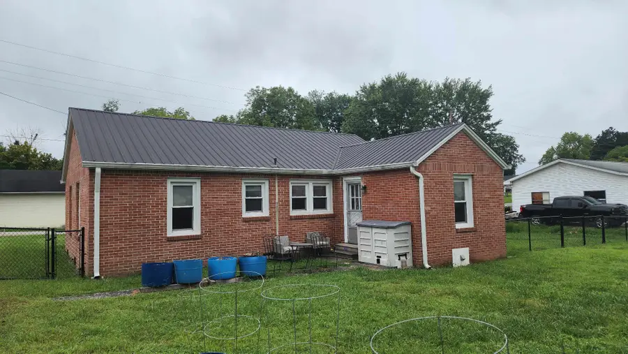127 Washington St, Celina, TN 38551 - #2