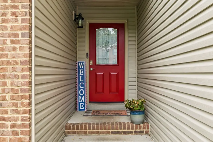 530 Glenstone Springs Dr, Clarksville, TN 37043 - #2