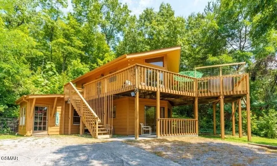 2033 Luzerne Drive, Gatlinburg, TN 37738 - #2