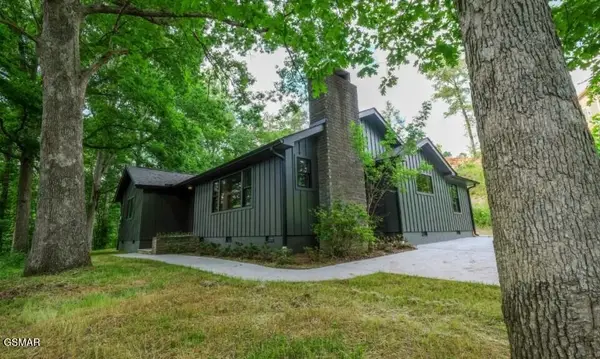 306 Glades Road, Gatlinburg, TN 37738