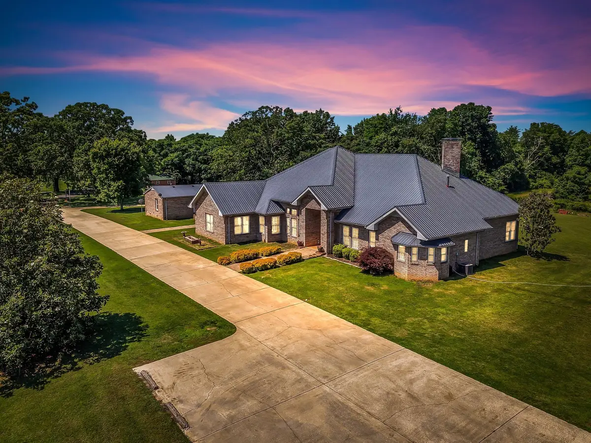 555 Randall Hitchcock Rd, Rock Island, TN 38581 - #1