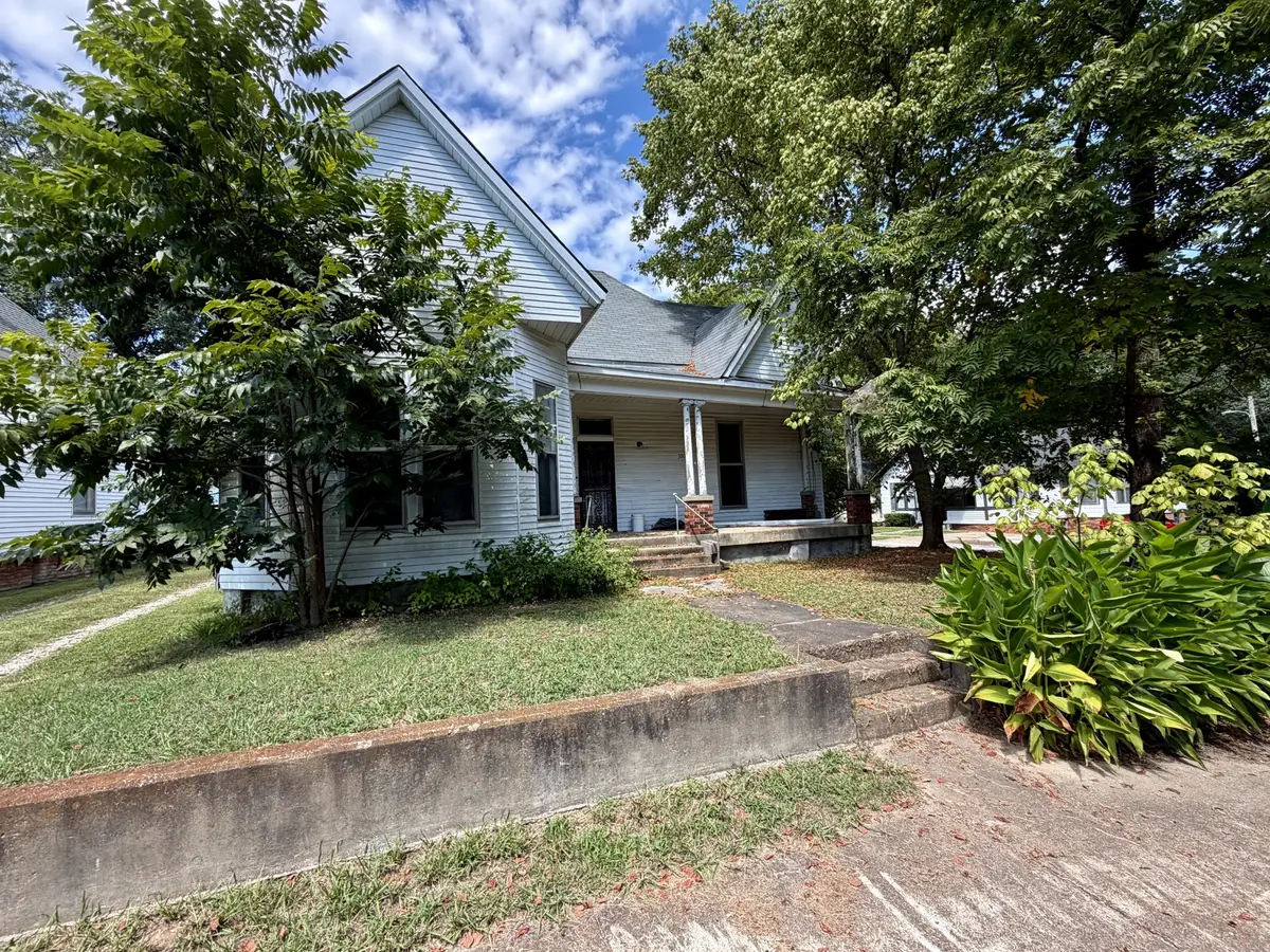 320 Aden St, Paris, TN 38242 - #1
