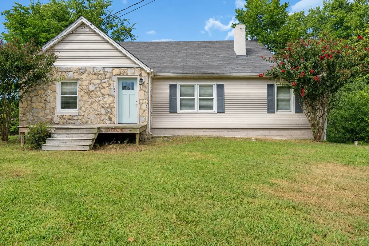 108 Greenwood Acres Dr, Columbia, TN 38401 - #1