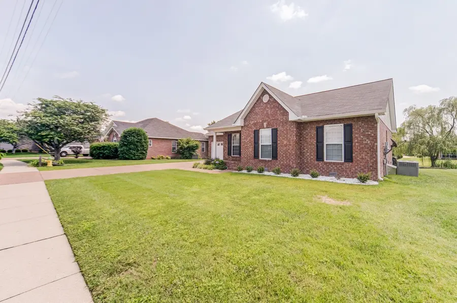 177 Hedgeway Ct, Gallatin, TN 37066 - #3
