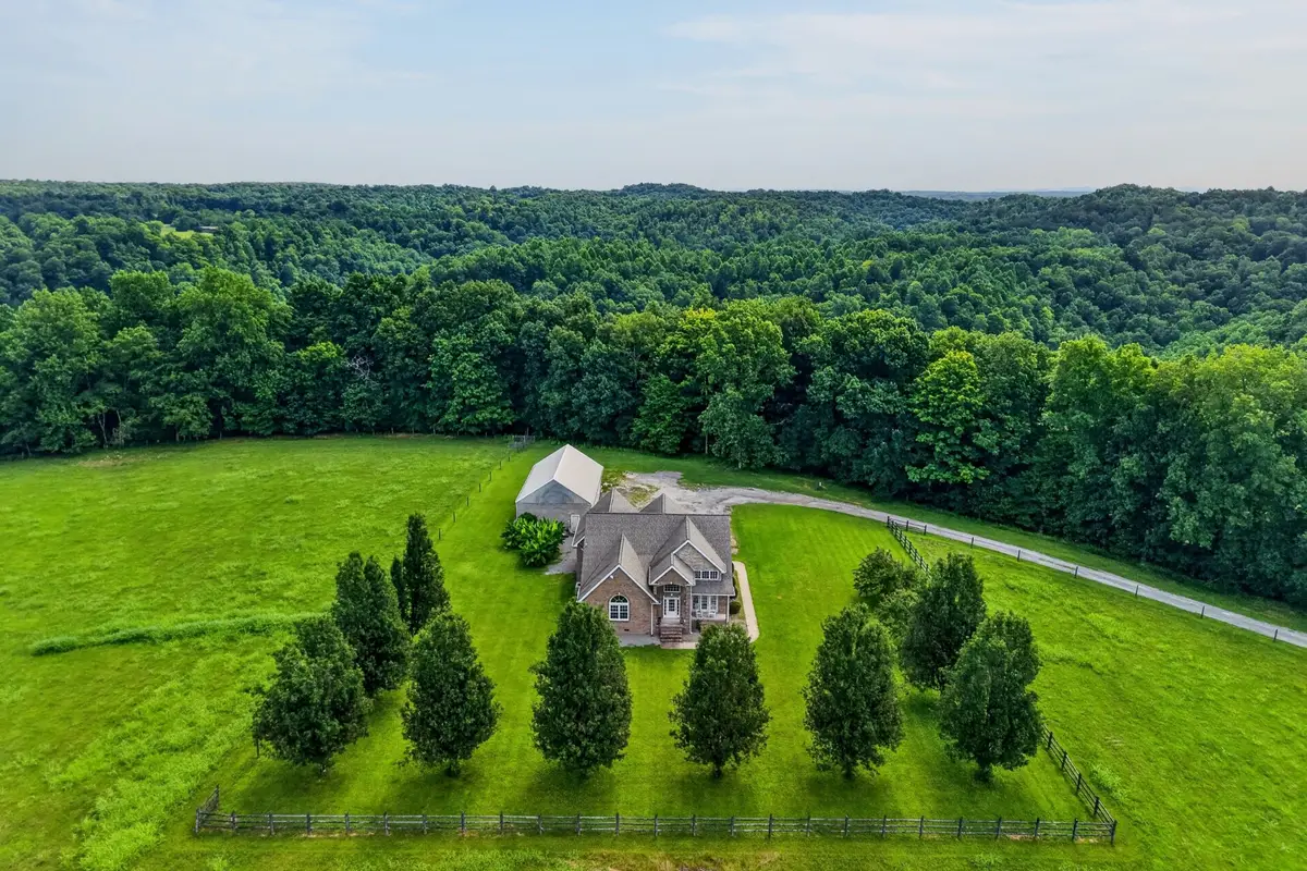547 Martin Ridge Ln, Gainesboro, TN 38562 - #1