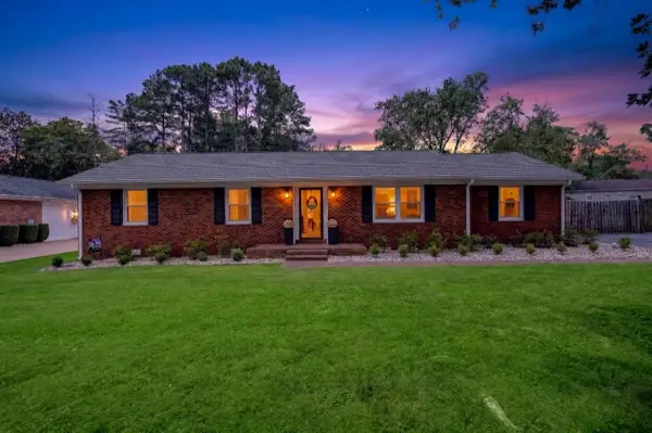 1311 Trinity Dr, Murfreesboro, TN 37129