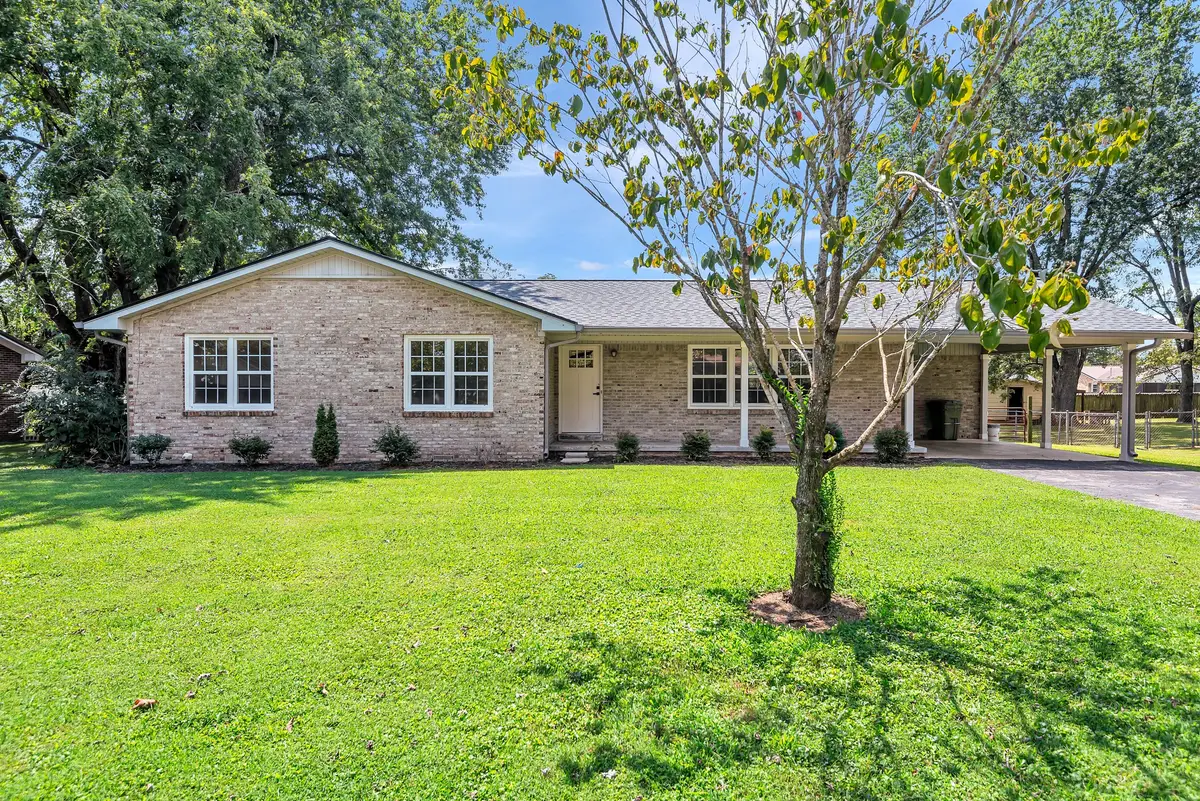 707 7th St, Lawrenceburg, TN 38464 - #1