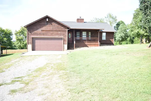 2467 Outlaw Rd, Woodlawn, TN 37191