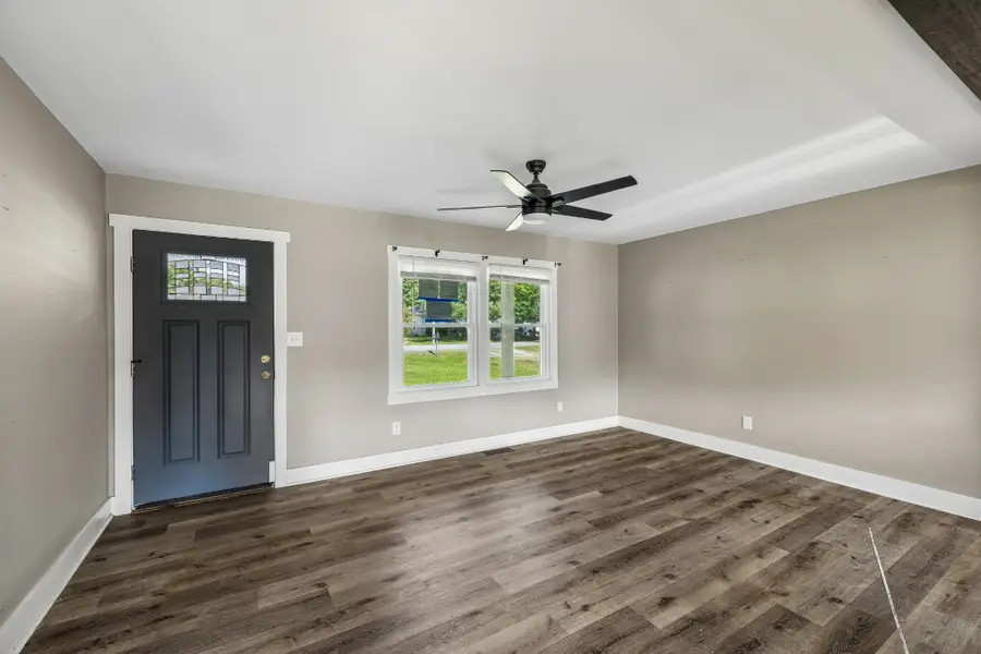 110 Sherwood Dr, Waverly, TN 37185 - #3