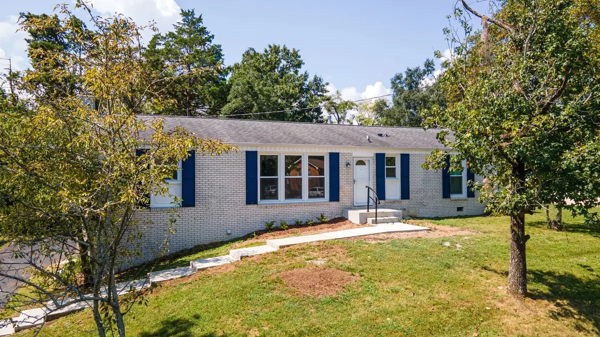 609 Harpeth Pkwy E, Nashville, TN 37221 - #1