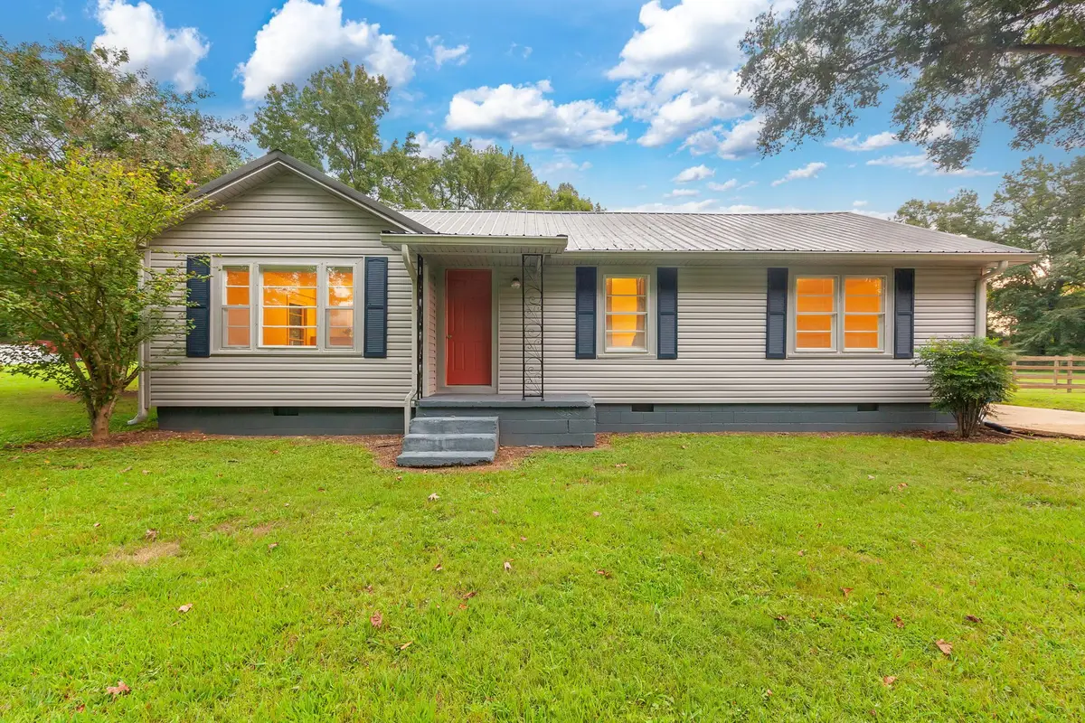 35 Vick Rd, Bradford, TN 38316 - #1
