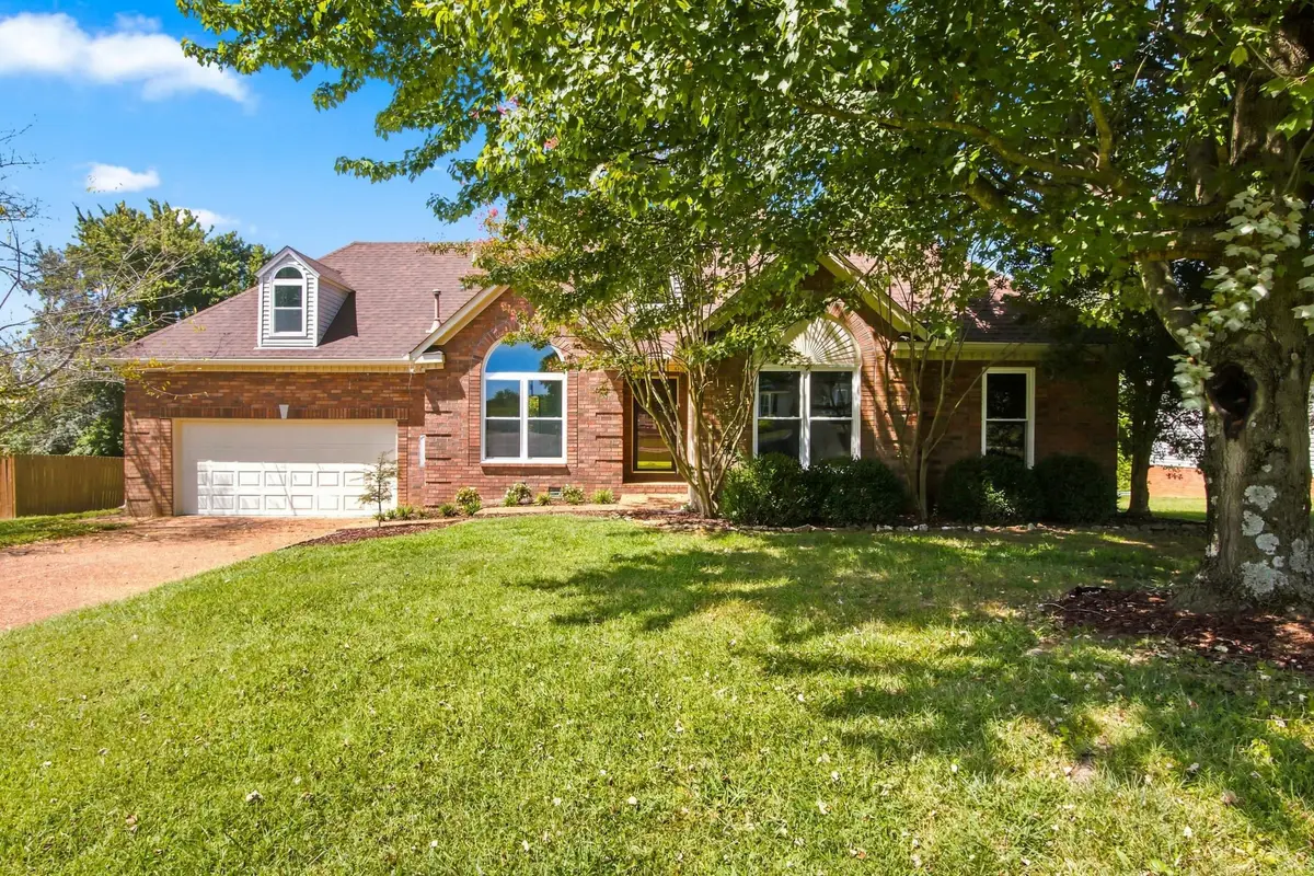 2946 Iroquois Dr, Thompsons Station, TN 37179 - #1