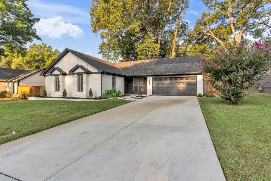 3277 Court St, Bartlett, TN 38134 - #3