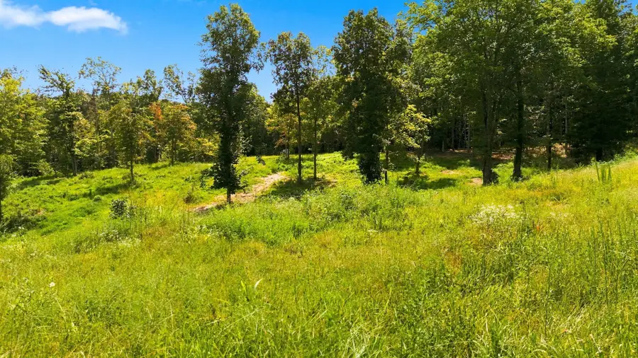1086 Red Oak Road, Charlotte, TN 37036 - #2
