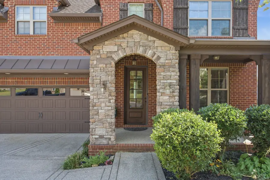 208 Valley Bend Dr, Nashville, TN 37214 - #2