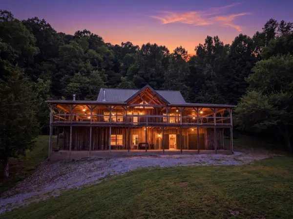 59 Russell Ln, Pleasant Shade, TN 37145