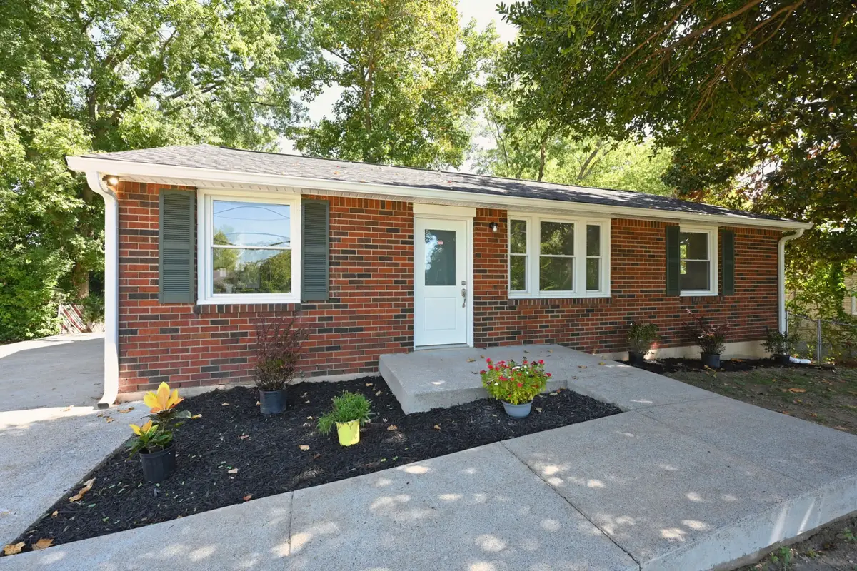3944 Plantation Dr, Hermitage, TN 37076 - #1