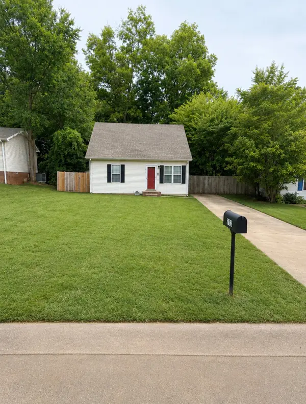 313 Lafayette Point Cir, Clarksville, TN 37042