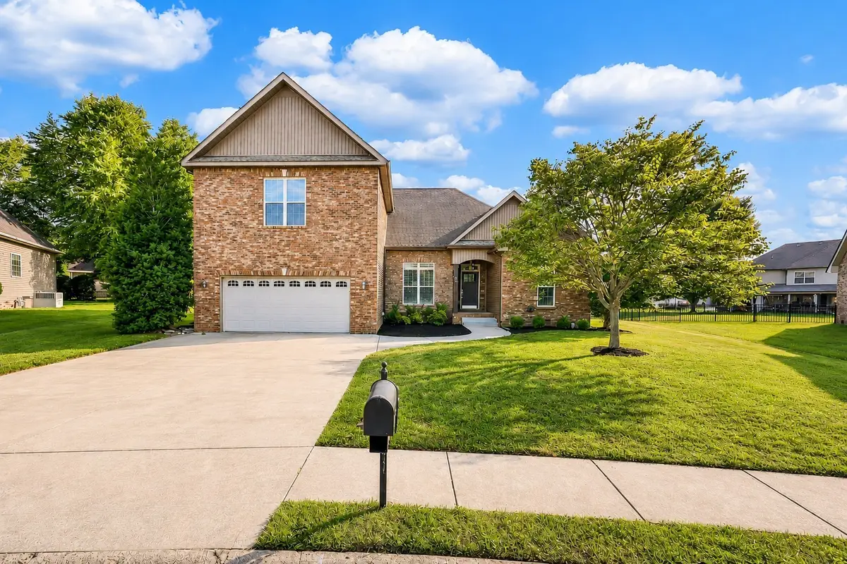 126 Parkland Cir, Clarksville, TN 37043 - #1