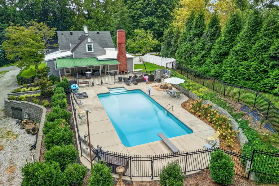 111 Westwood Dr, McMinnville, TN 37110 - #2