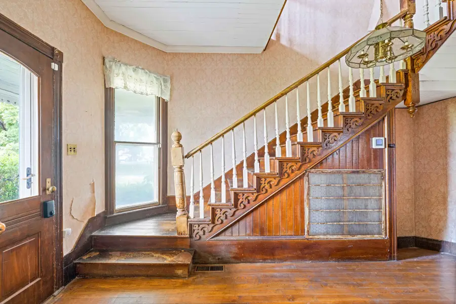 204 S Horton Pkwy, Chapel Hill, TN 37034 - #3