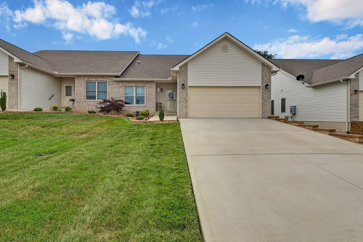 384 Woodgate Dr, Crossville, TN 38571 - #1