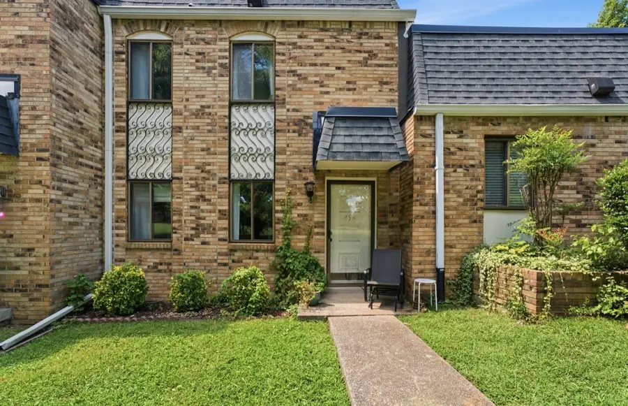 258 Lake Chateau Dr, Hermitage, TN 37076 - #2