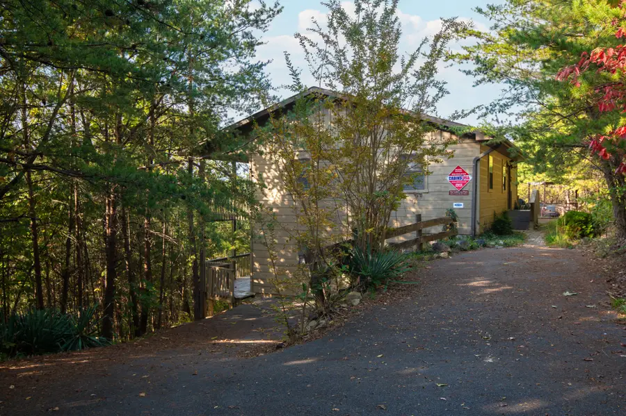 1433 Twin Rock, Sevierville, TN 37862 - #2