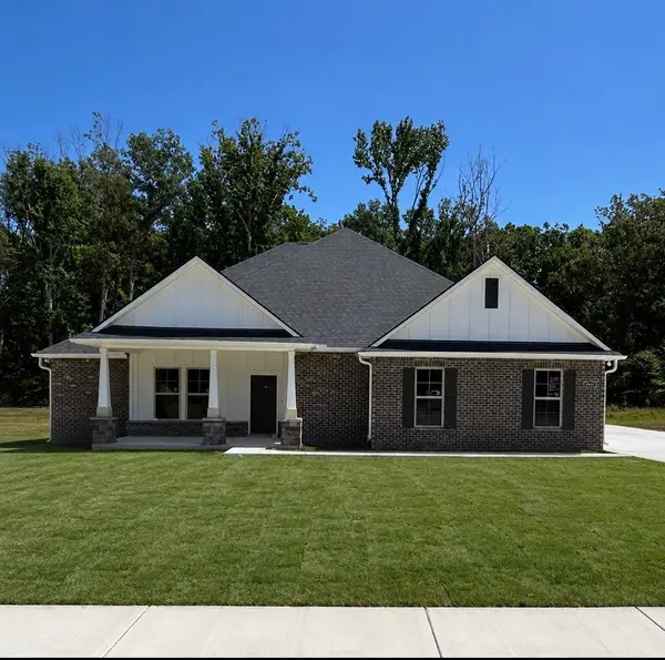 8686 Turnbull Dr, Pleasant View, TN 37146