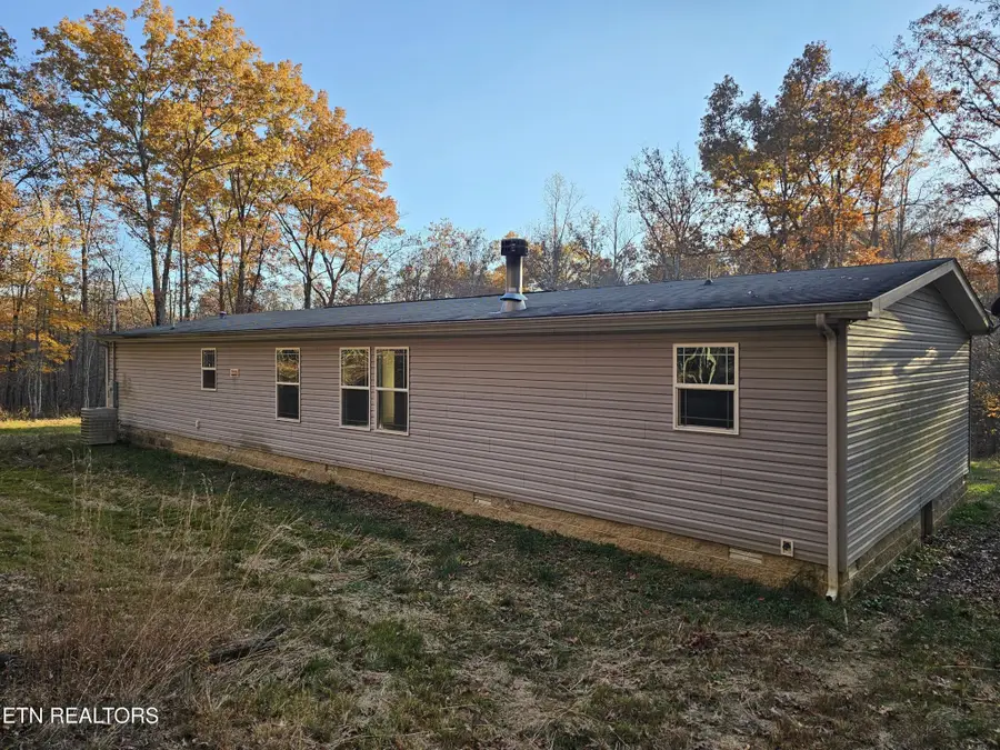 196 Red Hill Rd, Sunbright, TN 37872 - #3