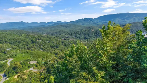 616 Kings Way, Gatlinburg, TN 37738