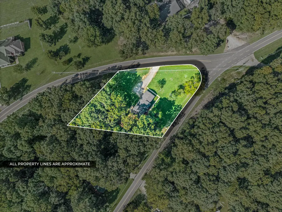 2050 Outlaw Rd, Woodlawn, TN 37191 - #3