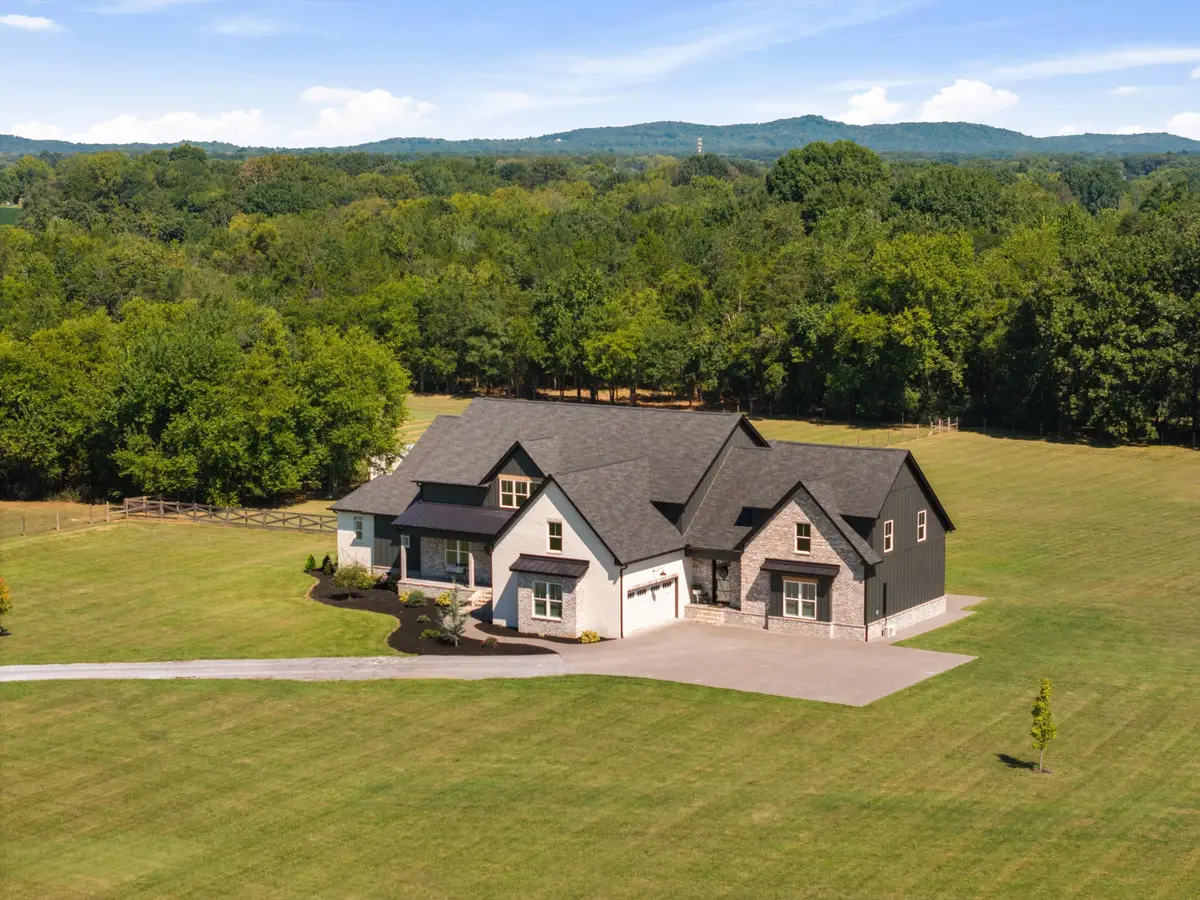 3340 Midland Acres Dr, Bell Buckle, TN 37020 - #1