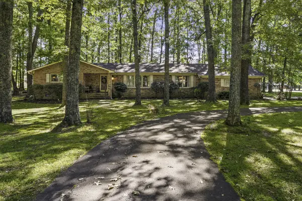 213 Regwood Dr, Tullahoma, TN 37388