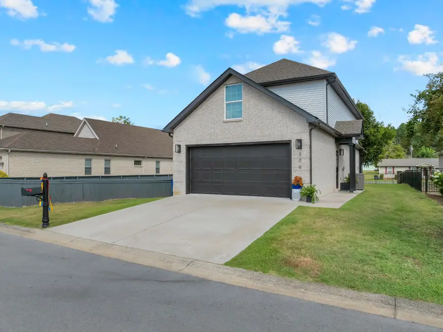 306 Celebration St, Shelbyville, TN 37160 - #2