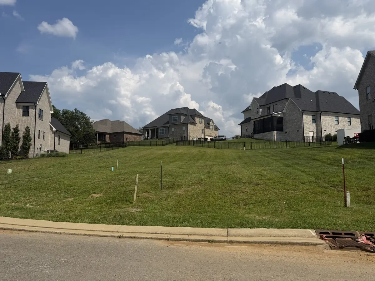 102 Wherry Ct, Hendersonville, TN 37075 - #1