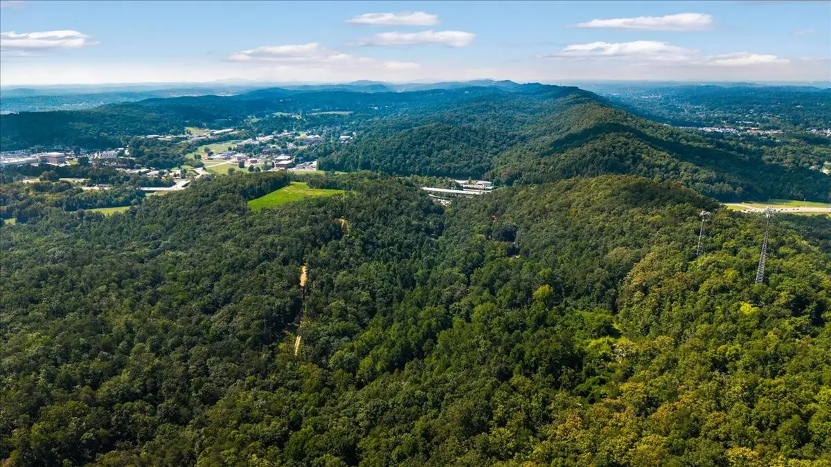 5335 Spalding Dr, Ooltewah, TN 37363 - #1