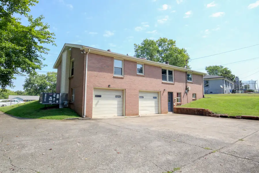 2128 Memorial Dr, Clarksville, TN 37043 - #3