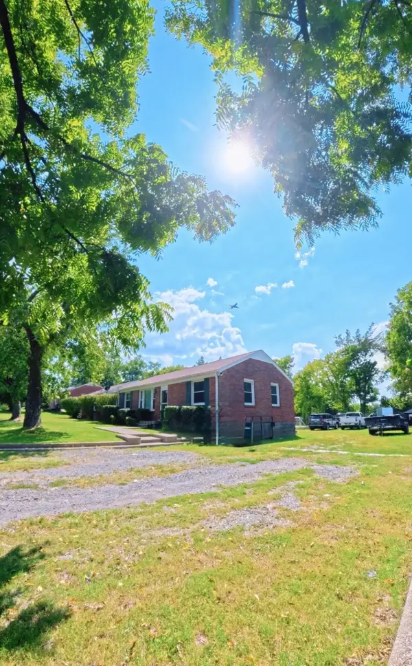 3915 E Ridge Dr, Nashville, TN 37211