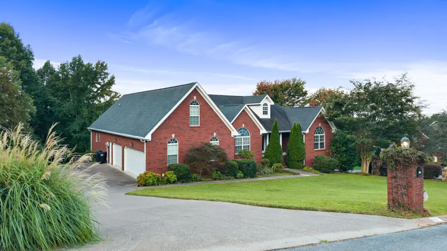 9120 Greystone Valley Dr, Ooltewah, TN 37363 - #2
