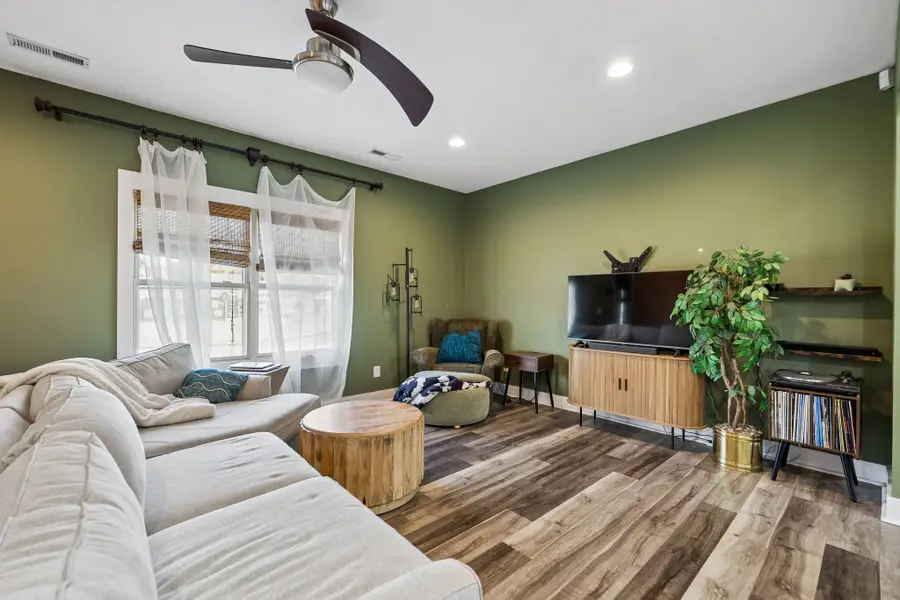 421 Joy Ave, Nashville, TN 37207 - #3