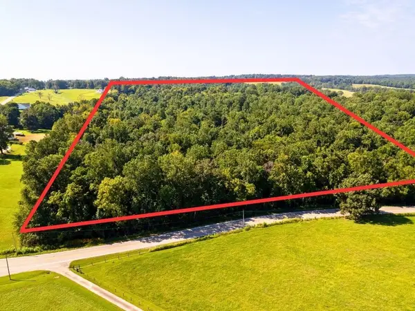 1 Vanleer Hwy, Charlotte, TN 37036
