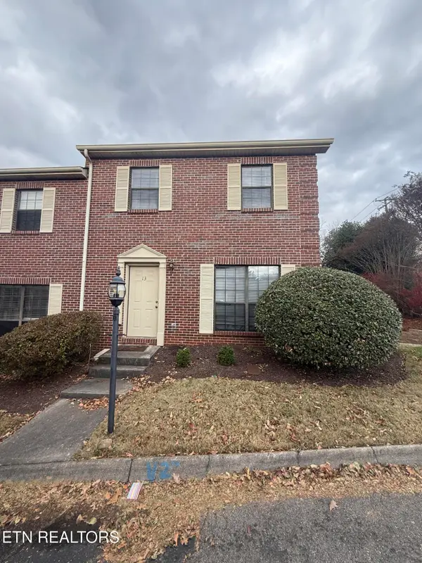 437 S Gallaher View Rd #13, Knoxville, TN 37919