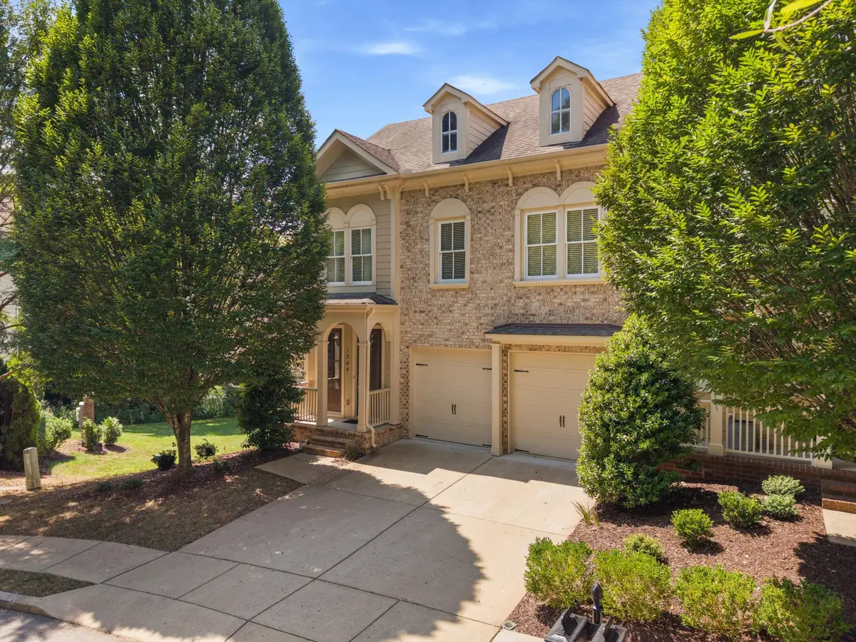1544 Hampshire Pl, Thompsons Station, TN 37179 - #1