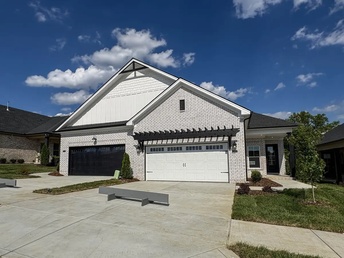 2015 Horseshoe Cir, Gallatin, TN 37066 - #1