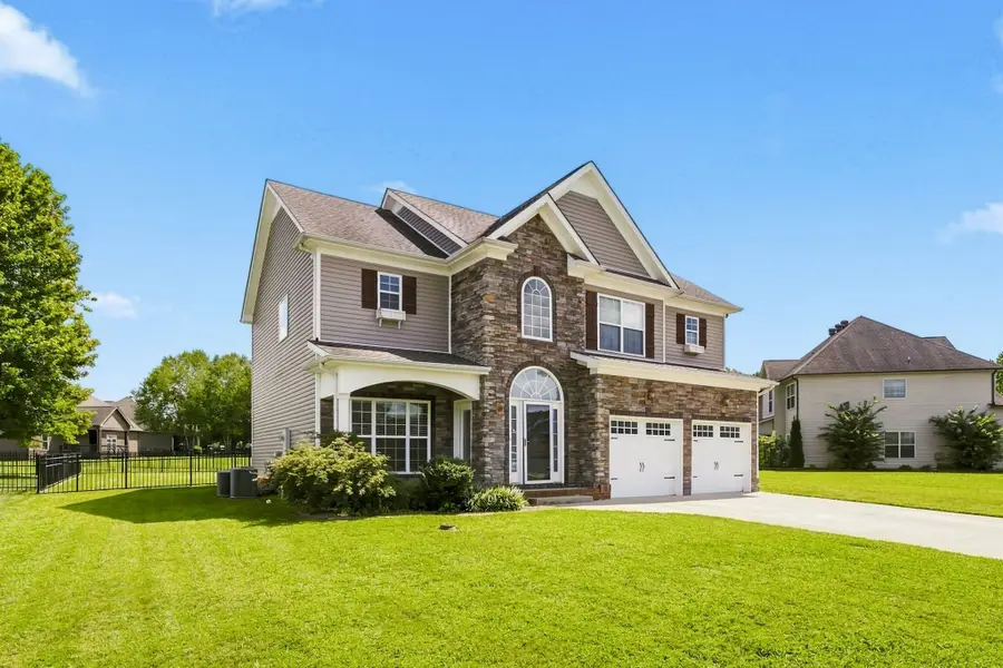 1093 Willow Cir, Clarksville, TN 37043 - #2