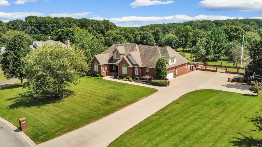 4884 Saint Andrew Ct, Clarksville, TN 37043 - #2
