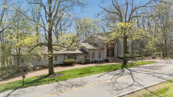 5870 Fredricksburg Dr, Nashville, TN 37215