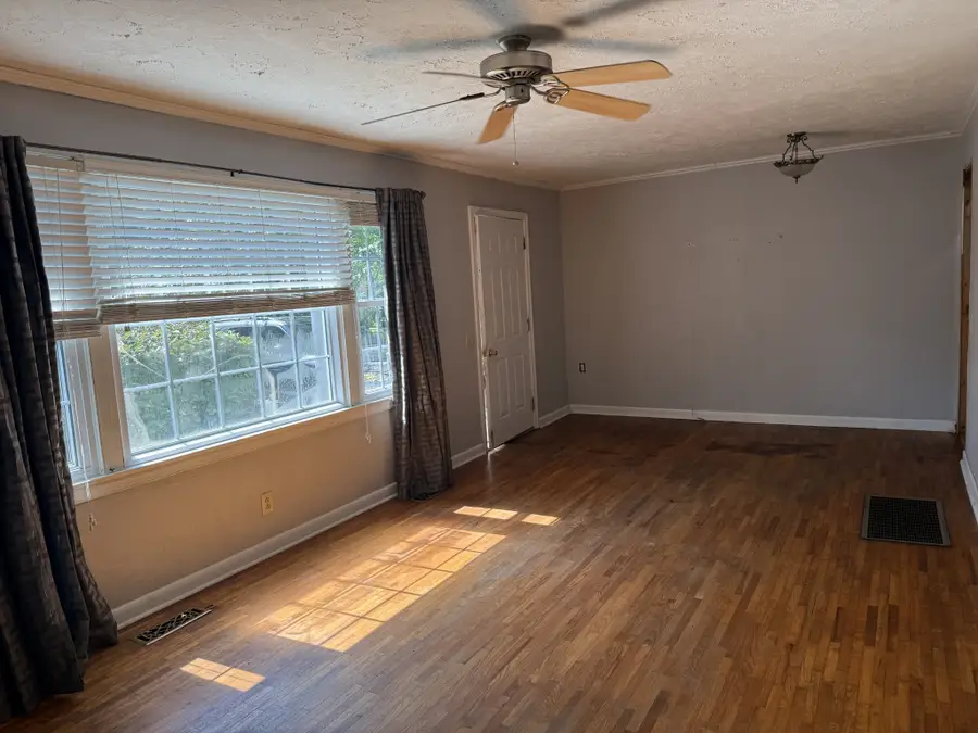 220 Kenneth St, Athens, TN 37303 - #2