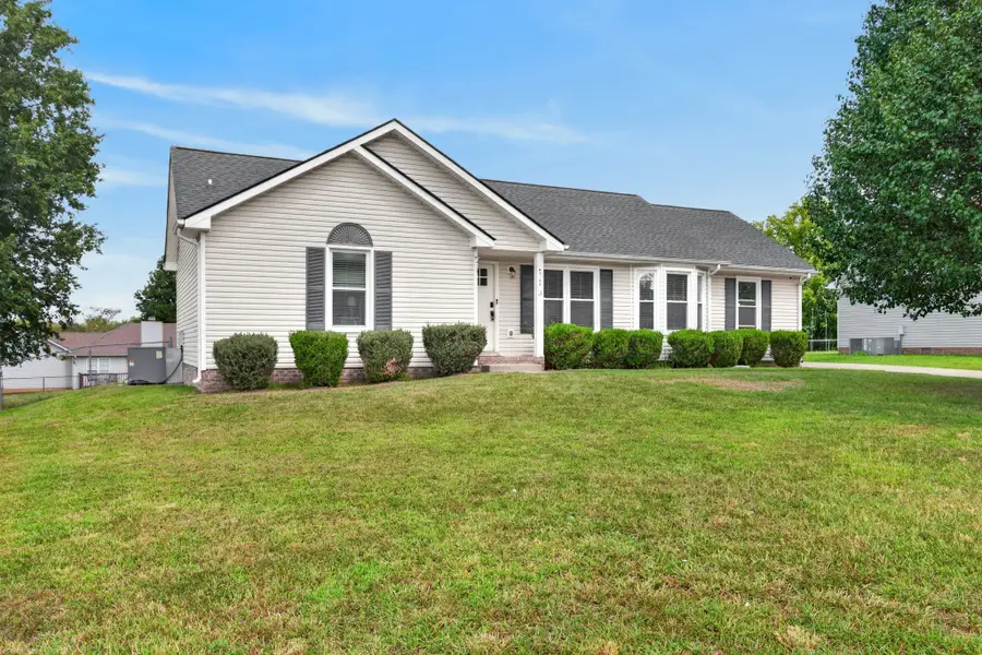 1733 Crestview Dr, Clarksville, TN 37042 - #3
